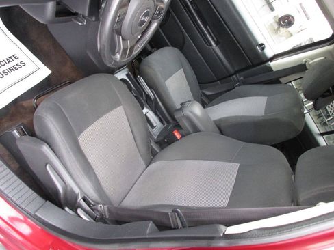 Used 2014 Jeep Patriot Latitude FWD image 13