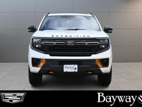 Used 2025 Ford Expedition Tremor AWD/4WD image 2