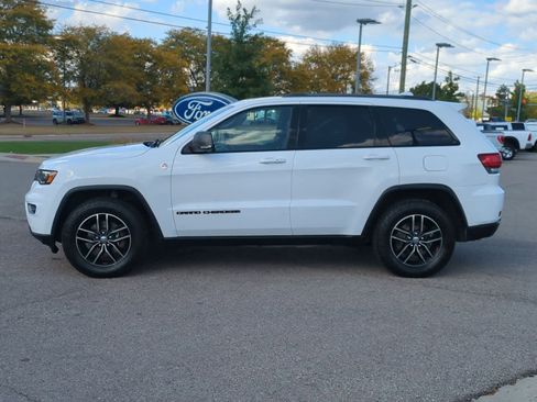 Used 2017 Jeep Grand Cherokee Trailhawk w/ Trailhawk Luxury Group image 5