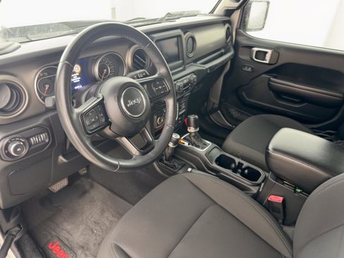 Used 2018 Jeep Wrangler Unlimited Sport S AWD/4WD image 5
