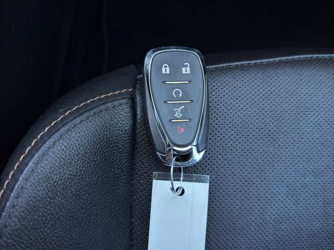 Used 2021 Chevrolet Equinox Premier image 33