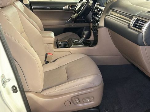 Used 2023 Lexus GX 460 Premium w/ Premium Package AWD/4WD image 10
