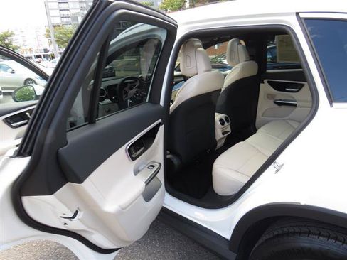 Used 2026 Mercedes-Benz GLC 300 4MATIC image 21