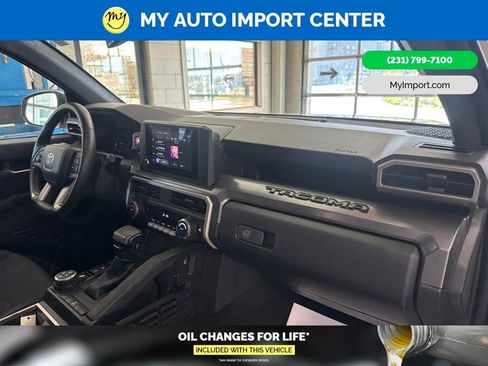 Used 2024 Toyota Tacoma TRD Off-Road AWD/4WD image 27