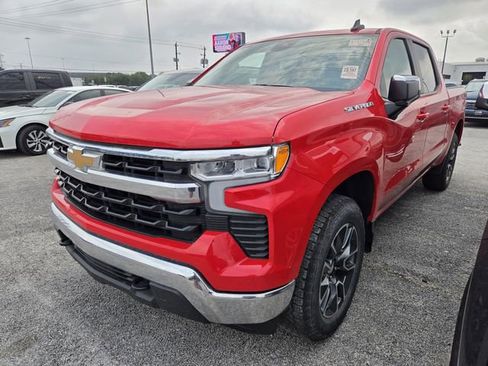Used 2024 Chevrolet Silverado 1500 LT AWD/4WD image 3
