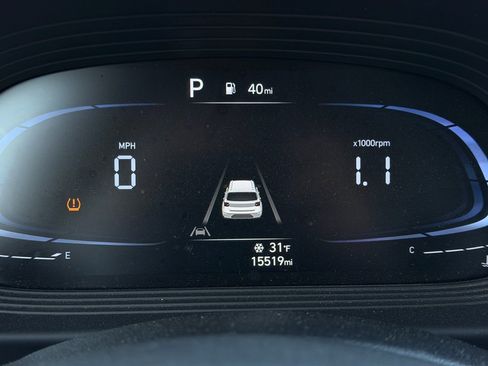 Used 2024 Hyundai Venue SEL image 10