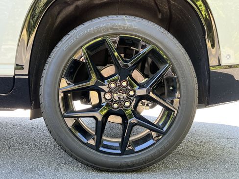 New 2026 Chevrolet Traverse RS FWD image 40