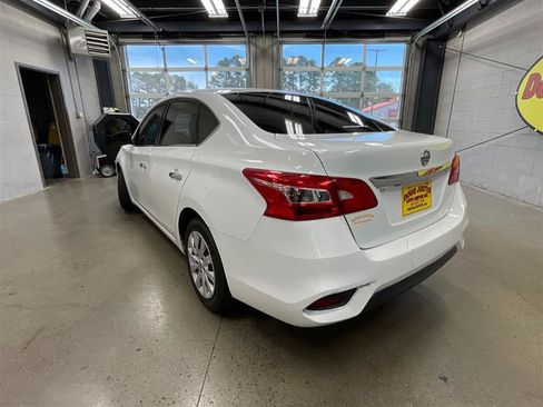 Used 2019 Nissan Sentra S FWD image 3