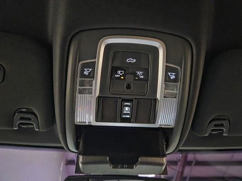 Used 2020 RAM 2500 Laramie w/ Night Edition image 65