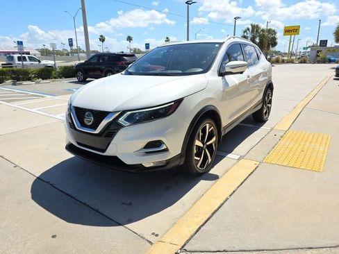 Used 2021 Nissan Rogue Sport SL w/ Premium Package image 8