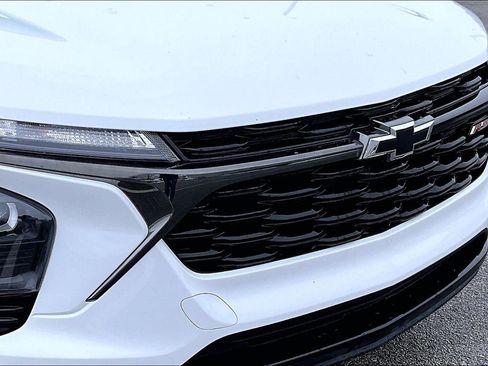 Used 2024 Chevrolet Trax RS w/ Sunroof Package image 26