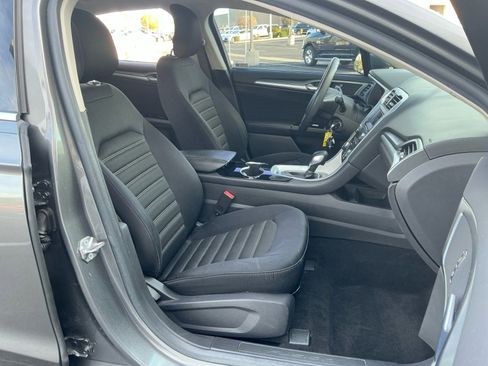 Used 2014 Ford Fusion SE image 19