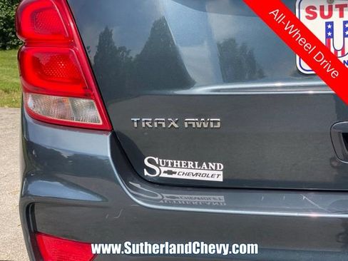 Used 2022 Chevrolet Trax LT w/ Premium Seat Package AWD/4WD image 11