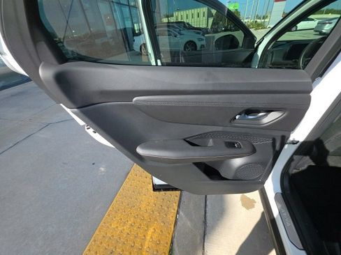 Used 2024 Nissan Ariya FWD image 23