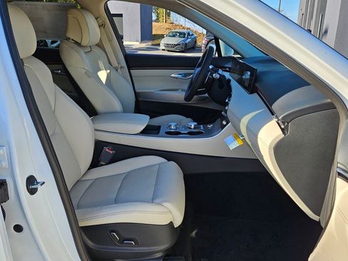 New 2026 Genesis GV70 2.5T Select AWD/4WD image 13