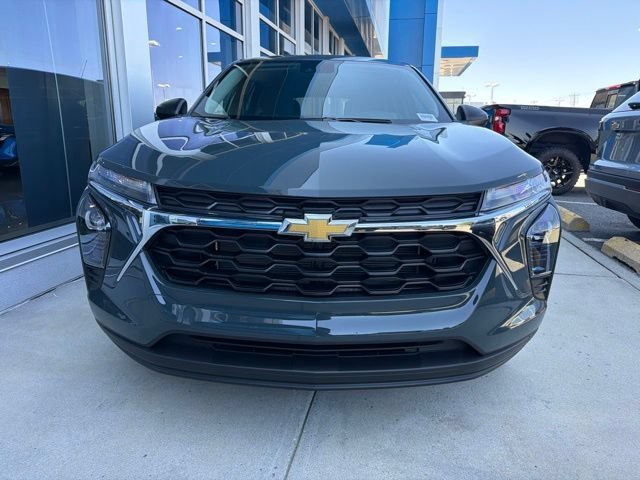 New 2026 Chevrolet Trax LS FWD image 2