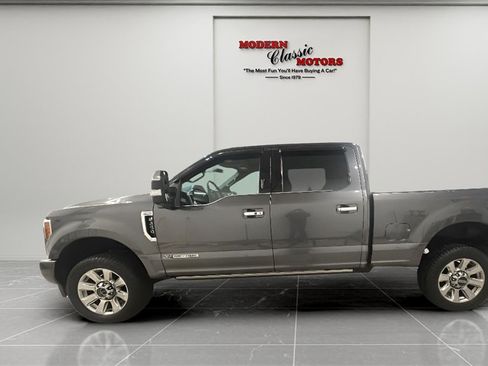 Used 2019 Ford F250 Platinum w/ Platinum Ultimate Package image 4
