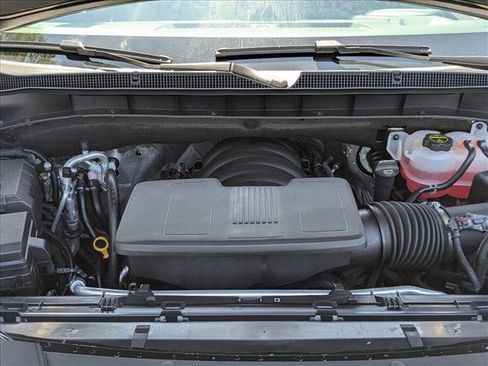 Used 2026 Chevrolet Suburban LS RWD image 17