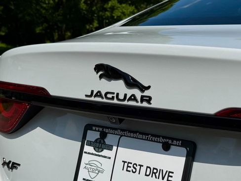 Used 2021 Jaguar XF R-Dynamic SE image 89