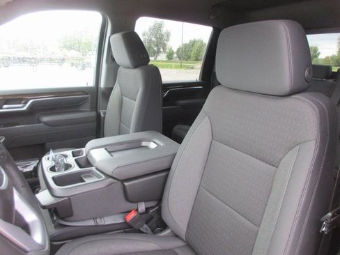New 2026 GMC Sierra 3500 SLE w/ SLE Value Package AWD/4WD image 13