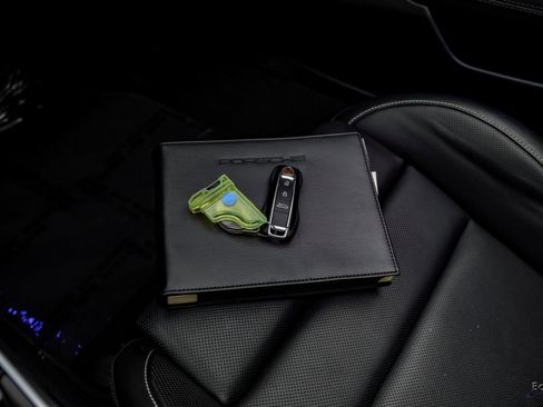 Used 2022 Porsche 911 Turbo S image 95