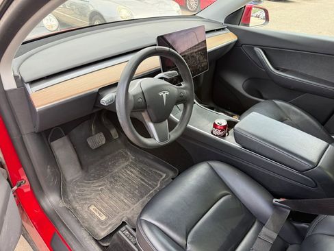 Used 2020 Tesla Model Y Long Range AWD/4WD image 3