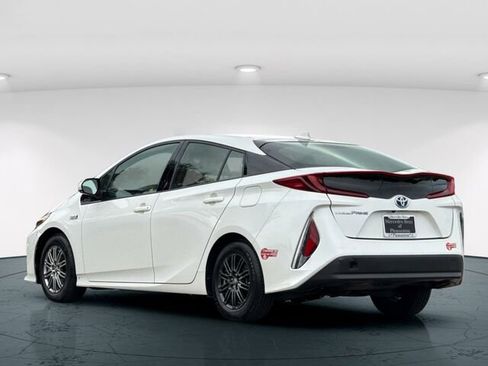 Used 2017 Toyota Prius Prime image 5