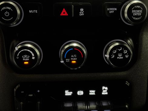 Used 2024 RAM 3500 Tradesman w/ Chrome Appearance Group image 34