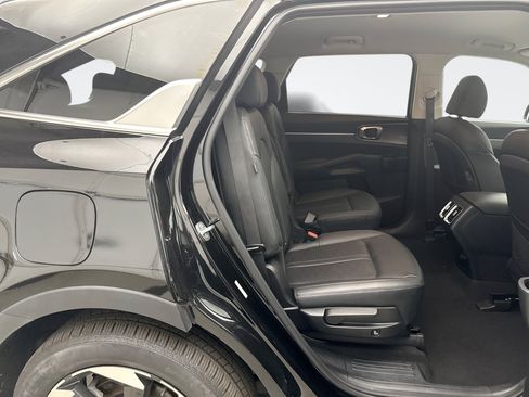 Used 2025 Kia Sorento EX AWD/4WD image 19