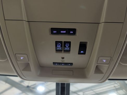 Used 2015 GMC Sierra 2500 SLT w/ Duramax Plus Package image 12