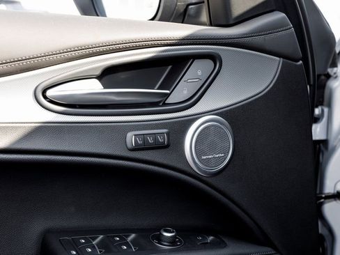 New 2025 Alfa Romeo Stelvio Sprint image 19