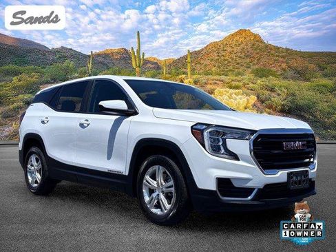 Used 2024 GMC Terrain SLE FWD image 1