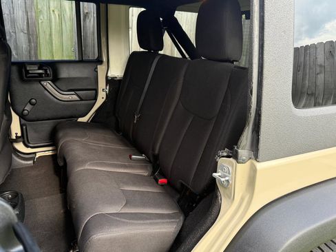 Used 2017 Jeep Wrangler Unlimited Sport image 19