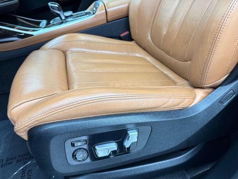 Used 2021 BMW X7 xDrive40i w/ Premium Package 2 AWD/4WD image 34