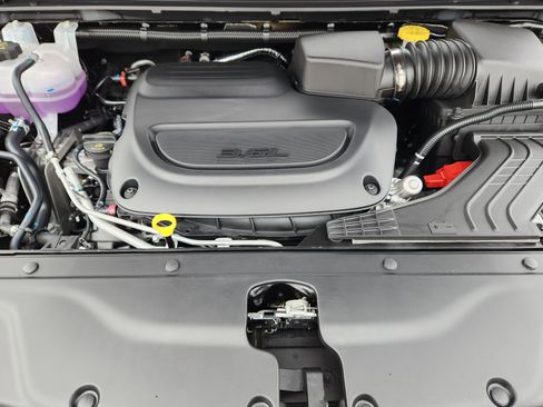 New 2026 Chrysler Pacifica Limited FWD image 23