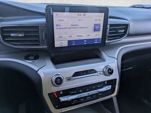 Used 2021 Ford Explorer XLT w/ Equipment Group 202A image 12