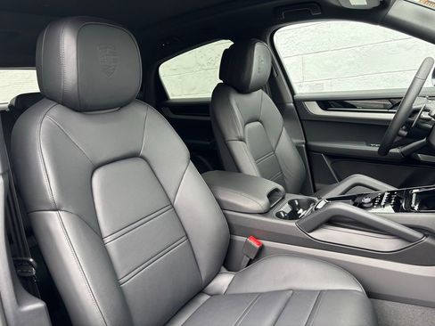 New 2026 Porsche Cayenne Coupe image 15