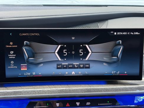Used 2024 BMW 740i w/ M Sport Professional Package RWD image 30