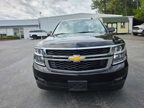 Used 2017 Chevrolet Suburban LT image 8