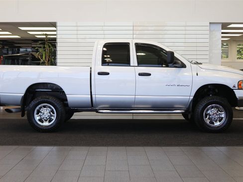 Used 2005 Dodge Ram 2500 Truck SLT w/ Trailer Tow Group AWD/4WD image 5