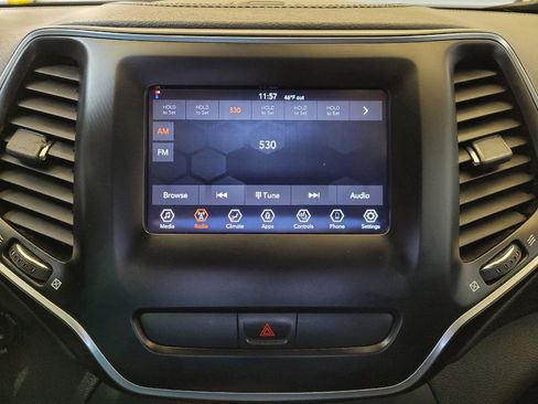 Used 2019 Jeep Cherokee Latitude w/ Cold Weather Group image 25