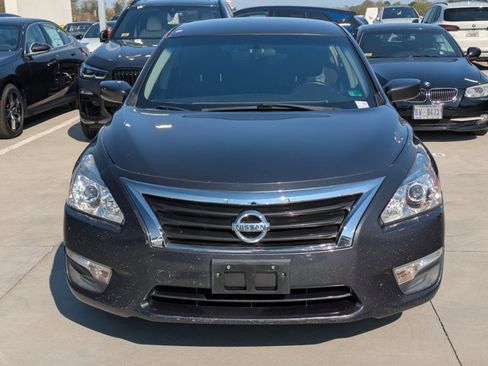 Used 2013 Nissan Altima 2.5 SV FWD image 2