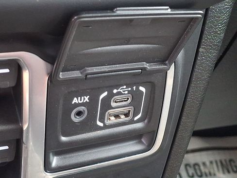 Used 2018 Jeep Wrangler Unlimited Sport S AWD/4WD image 23
