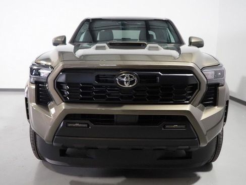 Used 2025 Toyota Tacoma TRD Sport image 42