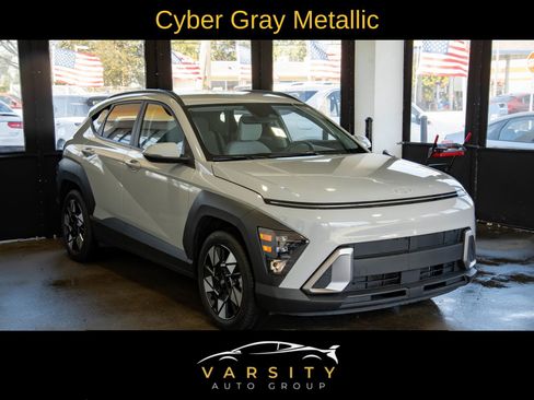 Used 2025 Hyundai Kona SEL image 3