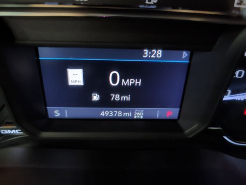 Used 2023 GMC Sierra 2500 SLT w/ SLT Premium Package image 8