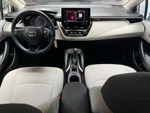 Used 2022 Toyota Corolla LE FWD image 10