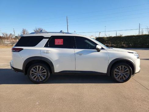 Certified 2022 Nissan Pathfinder SL w/ SL Premium Package image 4