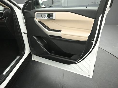 Certified 2023 Ford Explorer Limited w/ Equipment Group 301A image 34