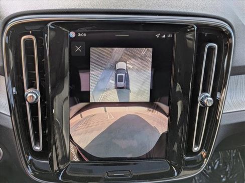 New 2026 Volvo XC40 B5 Ultra w/ Climate Package image 15